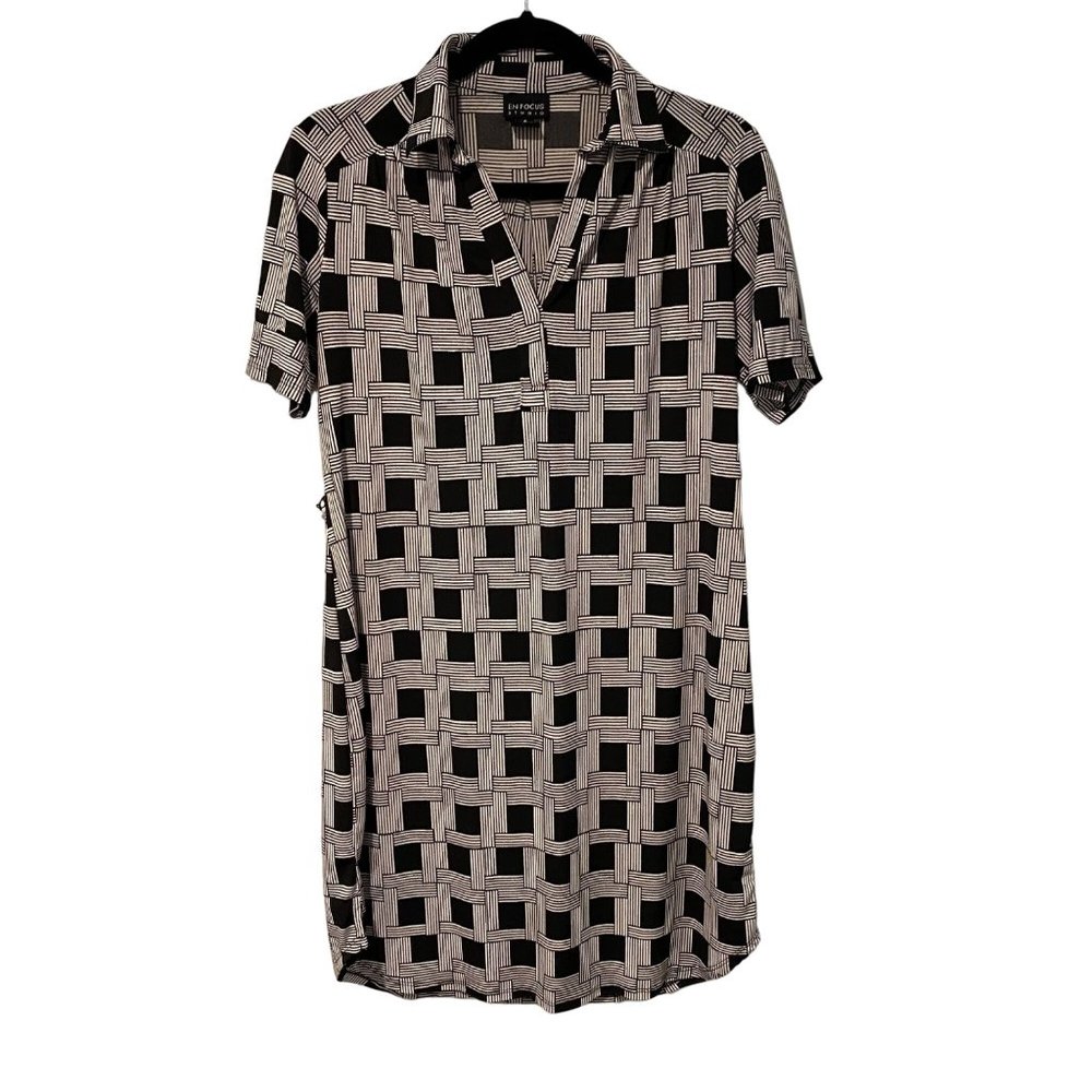 En Focus Studio size 4 black and white geometric box dress with short sleeves an